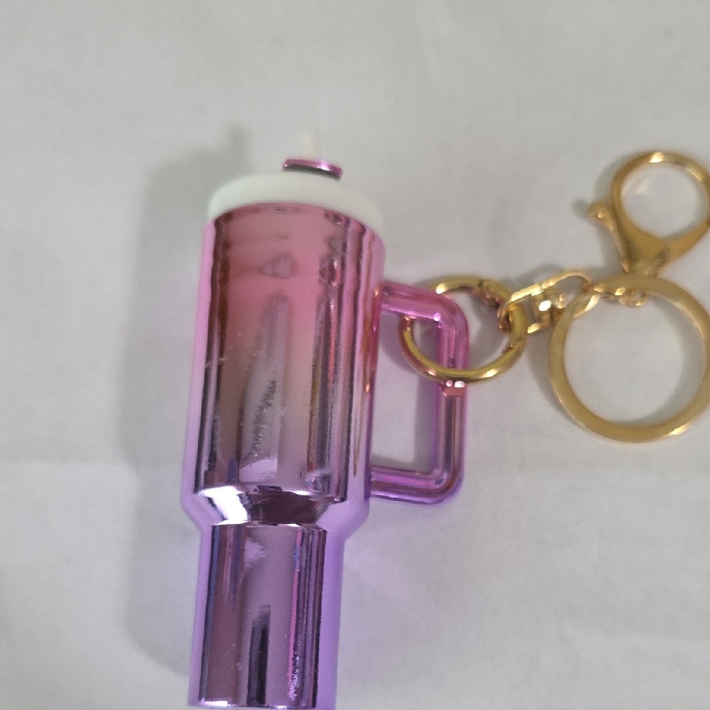 Elegant Pink and White Key Holder with Gold Accents